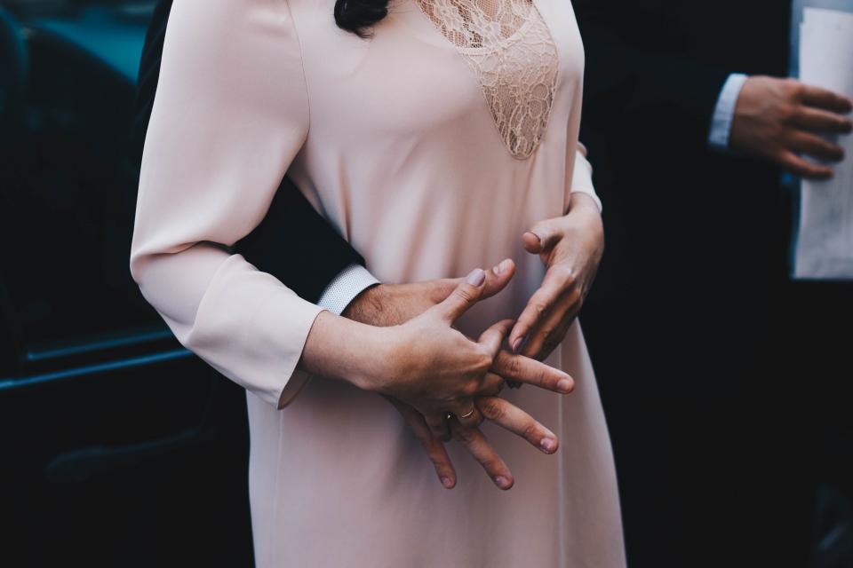 卒婚:不離婚的幸福選擇》 你希望就這樣繼續婚姻生活,還是並非如此呢? 卒婚:不離婚的幸福選擇》 你希望就這樣繼續婚姻生活,還是並非如此呢?