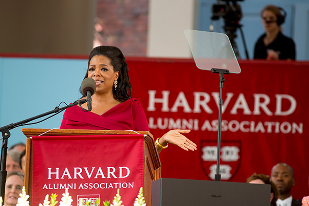 歐普拉為2013年哈佛大學畢業生演講