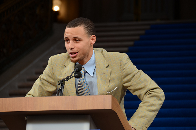 從NBA最佳球員Stephen Curry身上學到的4堂領導課! 從NBA最佳球員Stephen Curry身上學到的4堂領導課!